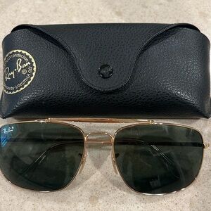 Ray-ban sunglasses. Like new.